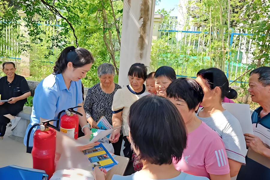 筑牢安全防線！正誠智服“安全宣傳咨詢?nèi)铡?   活動守護萬家平安